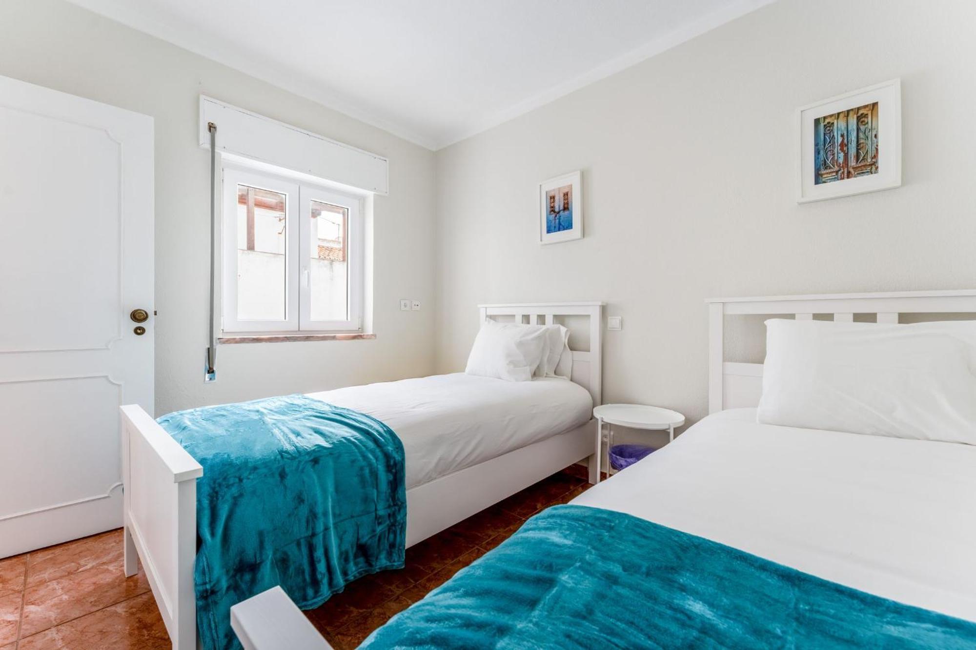 Comfy Flat W/ Rooftop Beach View By Lovelystay Burgau Esterno foto
