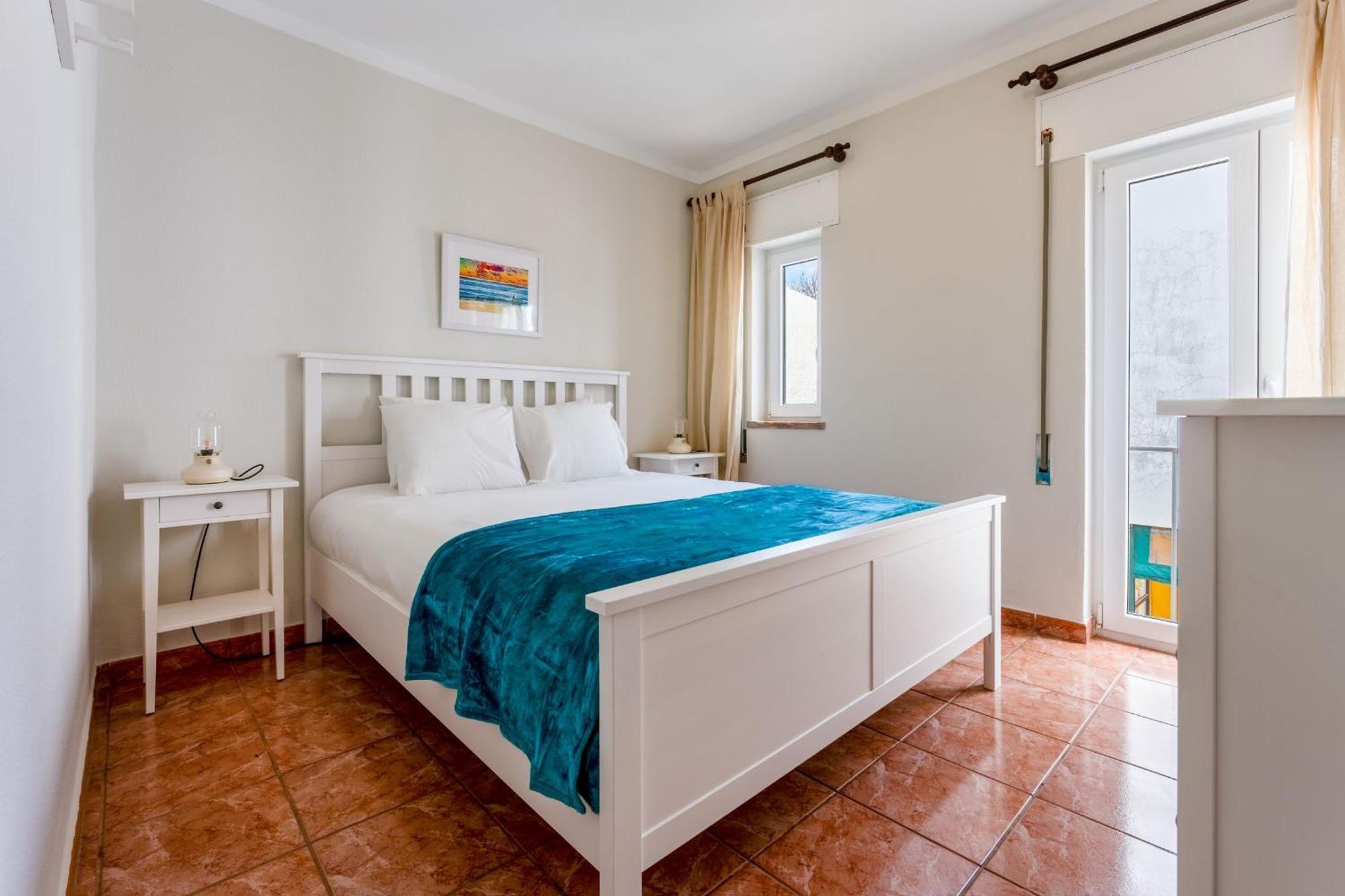 Comfy Flat W/ Rooftop Beach View By Lovelystay Burgau Esterno foto