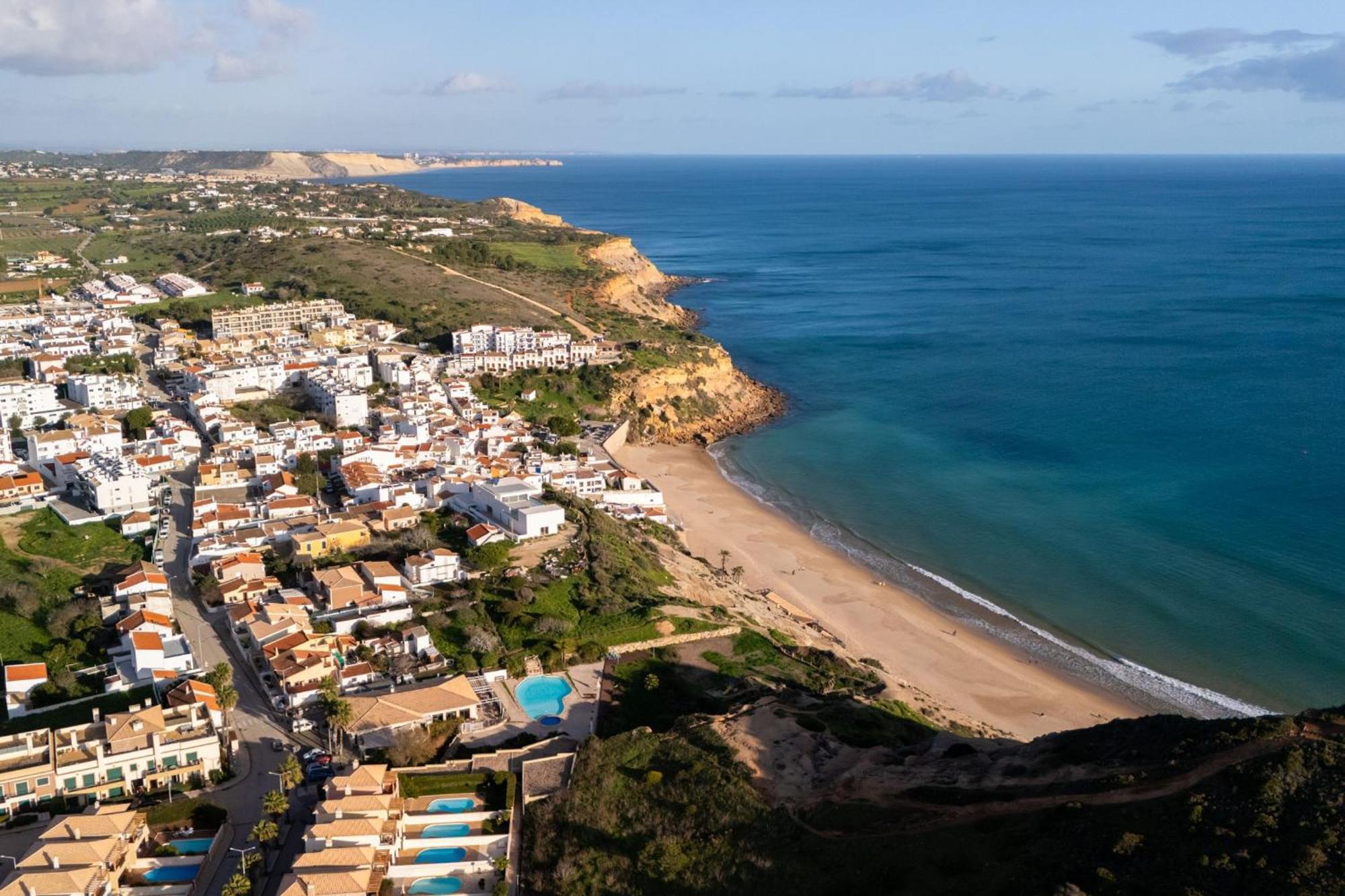 Comfy Flat W/ Rooftop Beach View By Lovelystay Burgau Esterno foto