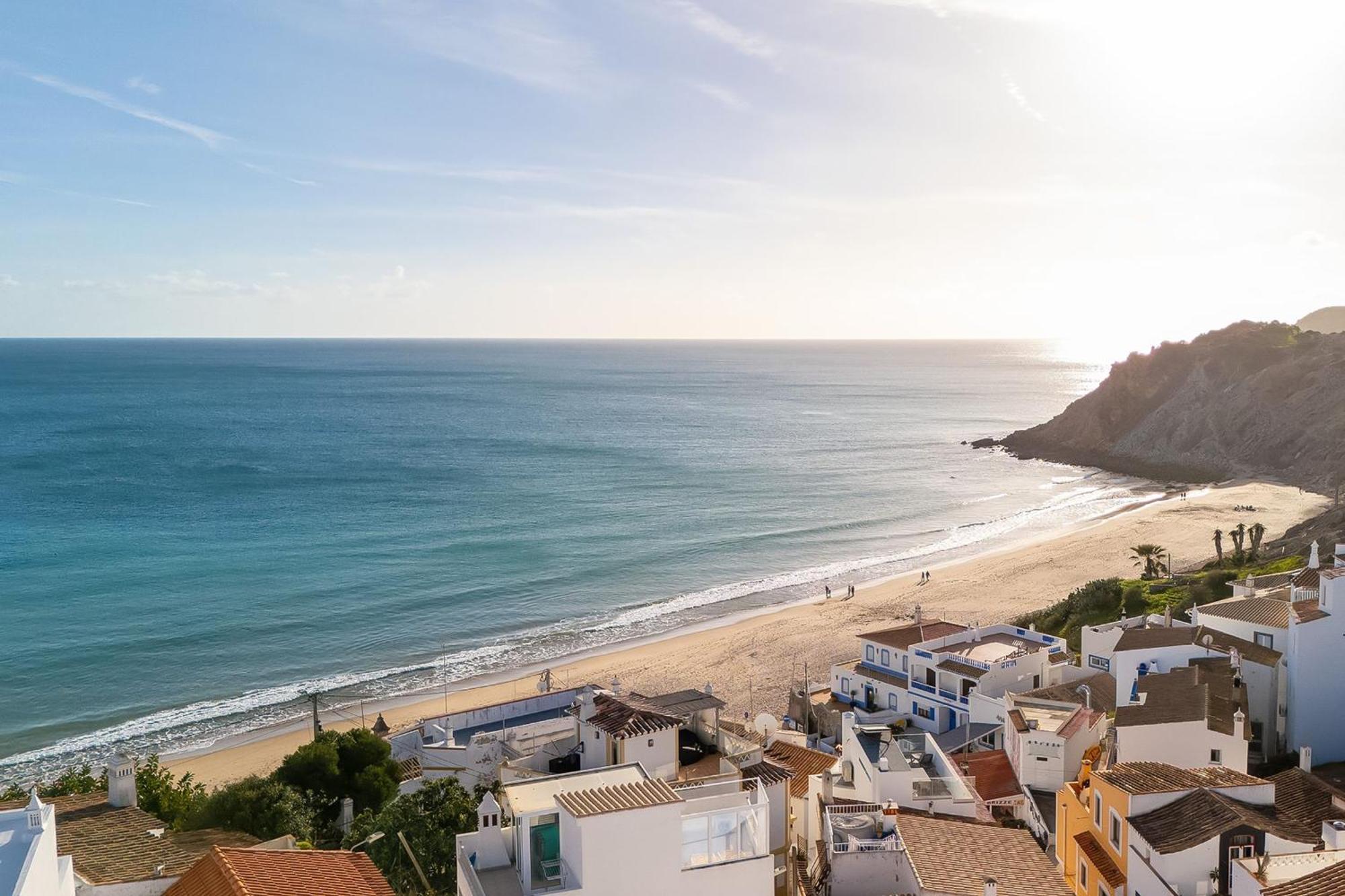 Comfy Flat W/ Rooftop Beach View By Lovelystay Burgau Esterno foto